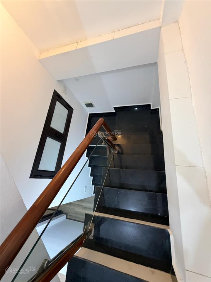 Bán nhà hoàng hoa thám, khu phân lô 10m ra oto, ngõ rộng, dân xây 25m*5t full nội thất xịn, ở ngay