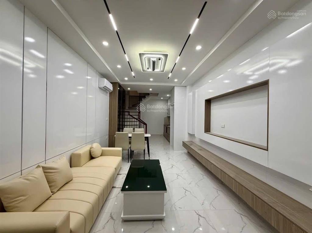 Bán nhà hoàng hoa thám, ngõ thông bagac, trước nhà thoáng sáng, xây mới 36m*5t full nt xịn, ở ngay