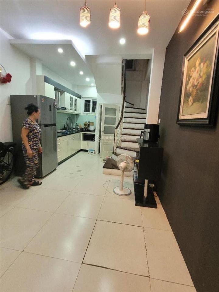 Bán nhà phố nguyễn tri phương, phân lô quân đội, 15m ra phố, dân xây 27m*4t full nt khách về ở ngay