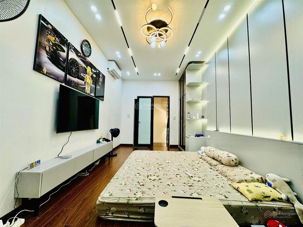 Hiếm! nhà phố kim mã, ngõ thông ba gác, nhà mới full nội thất hiện đại, 25m2*4t, khách về ở ngay