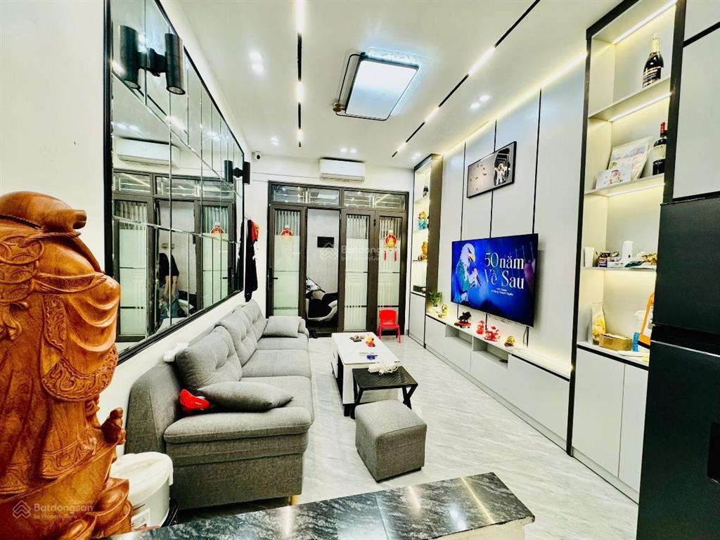 Hiếm! nhà phố kim mã, ngõ thông ba gác, nhà mới full nội thất hiện đại, 25m2*4t, khách về ở ngay