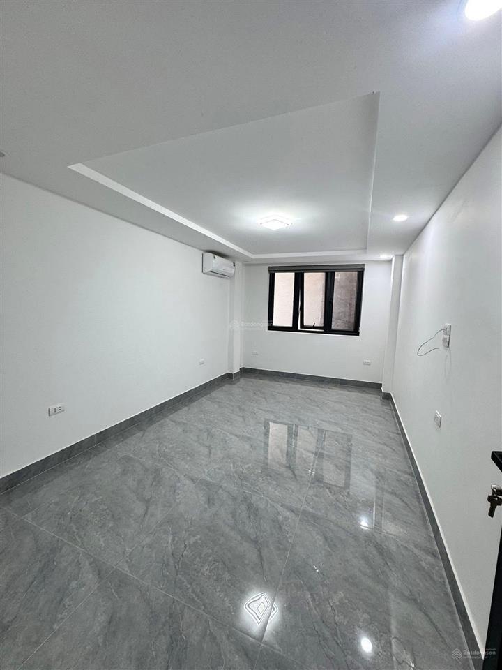 Giảm giá sốc 900tr! nhà phố ngọc khánh, khu vực hiếm, nhà cực gần phố, 36m*5t, full nội thất ở ngay