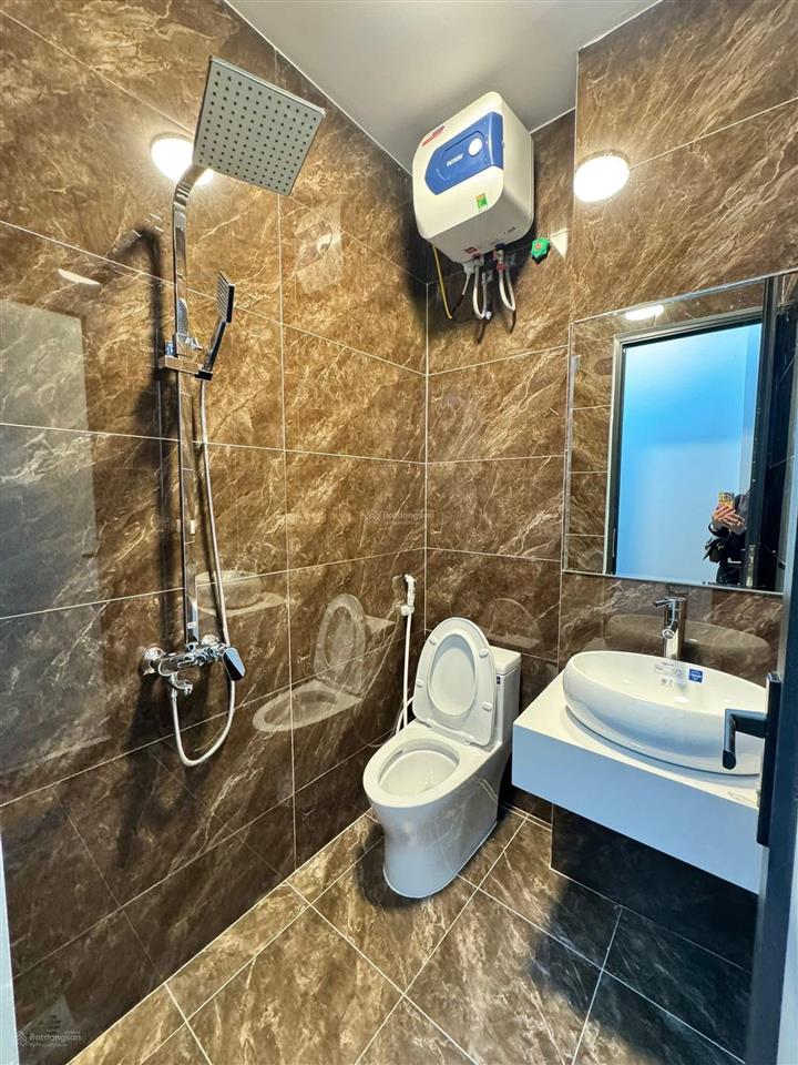 Giảm giá sốc 900tr! nhà phố ngọc khánh, khu vực hiếm, nhà cực gần phố, 36m*5t, full nội thất ở ngay