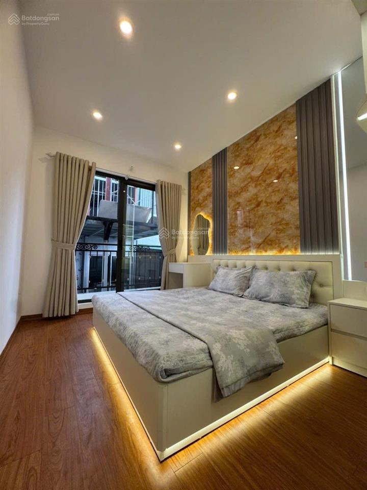 Bán nhà phố đội cấn 30m ra mặt phố nhà 2 thoáng trước sau, dân xây 25m2*5t full nt hiện đại ở ngay
