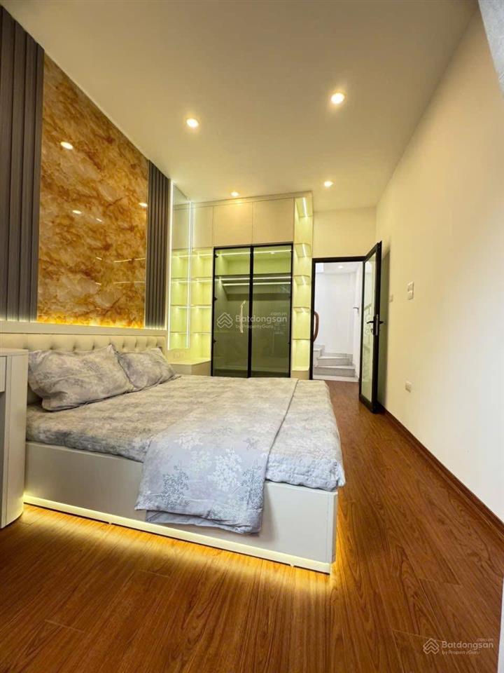 Bán nhà phố đội cấn 30m ra mặt phố nhà 2 thoáng trước sau, dân xây 25m2*5t full nt hiện đại ở ngay