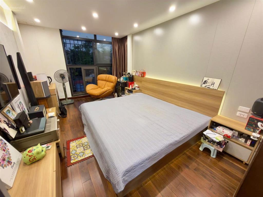 Bán nhà phố đội cấn, giá tốt, ngõ nông, gần phố, 3 bước chân ra hồ, dân xây 30m*5t tặng nt, ở ngay