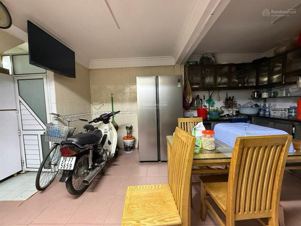 Bán nhà phố đội cấn, giá tốt, ngõ nông, gần phố, 3 bước chân ra hồ, dân xây 30m*5t tặng nt, ở ngay