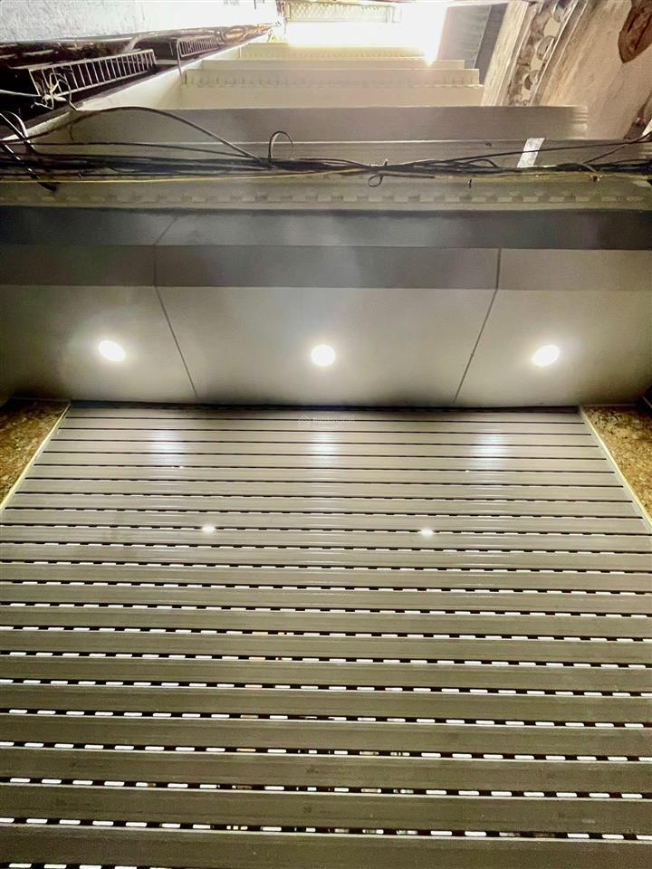 Bán nhà đội cấn, ngõ rộng bagac tránh, gần oto, dân xây 30m*5t full nội thất đẹp khách về ở ngay