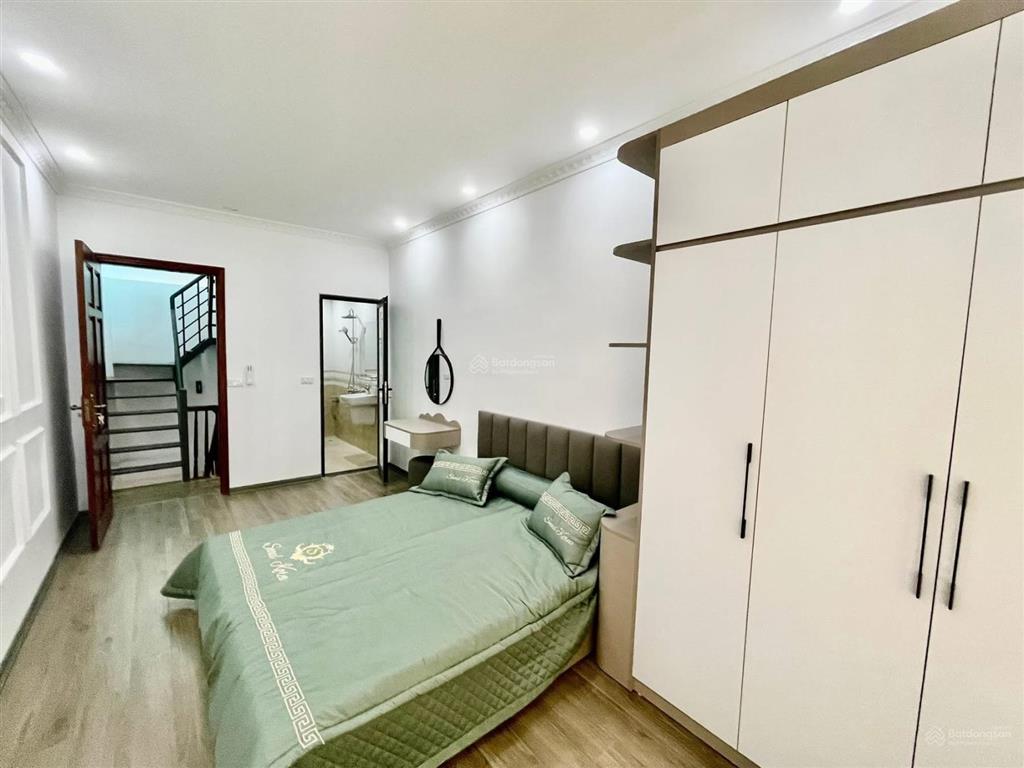 Bán nhà đội cấn, ngõ rộng bagac tránh, gần oto, dân xây 30m*5t full nội thất đẹp khách về ở ngay