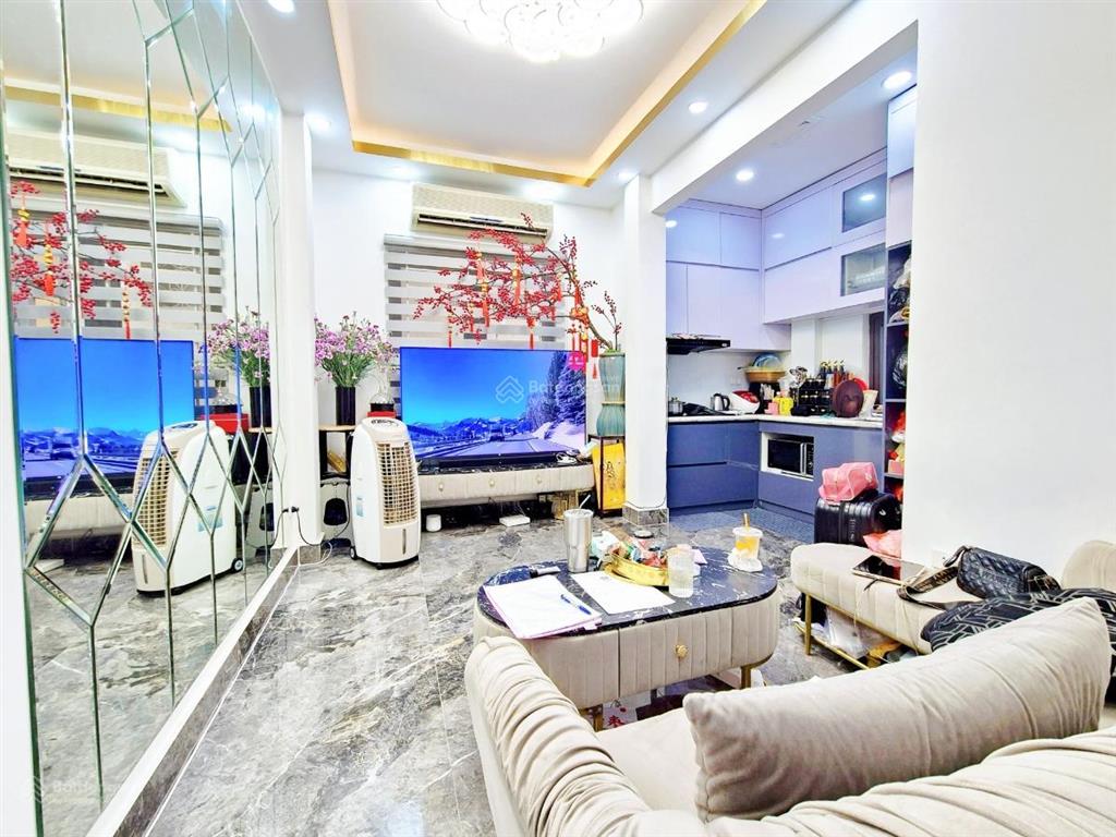 Siêu phẩm phố phó đức chính, căn góc, ngõ rộng kinh doanh đỉnh, dân xây 26m*5t tặng full nt ở ngay