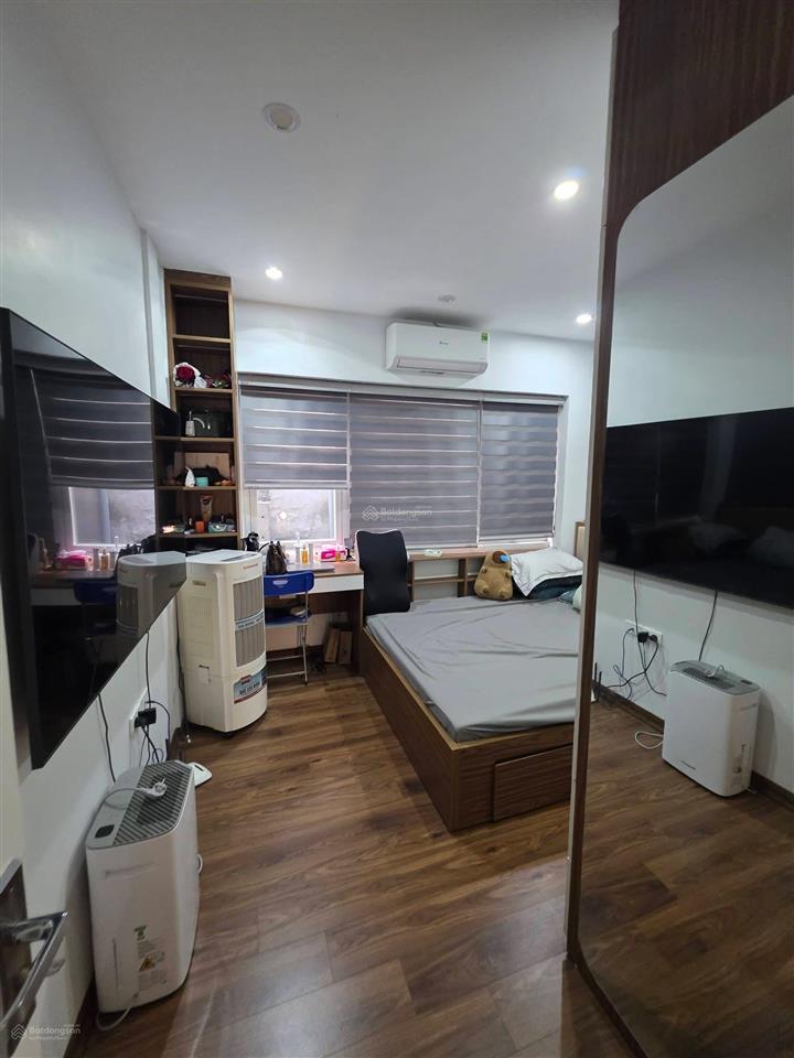Khách phải thật nhanh! nhà phố núi trúc, 30m ra phố, ngõ thông bagac, dân xây 25m*4t 3 ngủ full nt