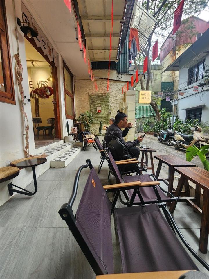 Bán căn hộ tập thể giảng võ, tầng 1 kinh doanh, diện tích sổ rộng, 2 mặt trước sau, oto trước nhà