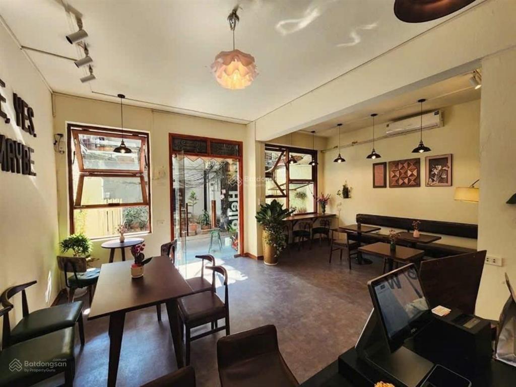 Bán căn hộ tập thể giảng võ, tầng 1 kinh doanh, diện tích sổ rộng, 2 mặt trước sau, oto trước nhà