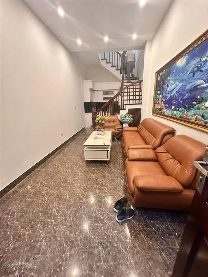 Bán nhà đội cấn, cạnh hồ đầm tròn, 100m ra lăng bác, nhà mới thoáng sáng, 33m2*5t full nt ở ngay