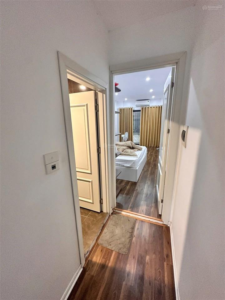 Bán nhà đội cấn, cạnh hồ đầm tròn, 100m ra lăng bác, nhà mới thoáng sáng, 33m2*5t full nt ở ngay