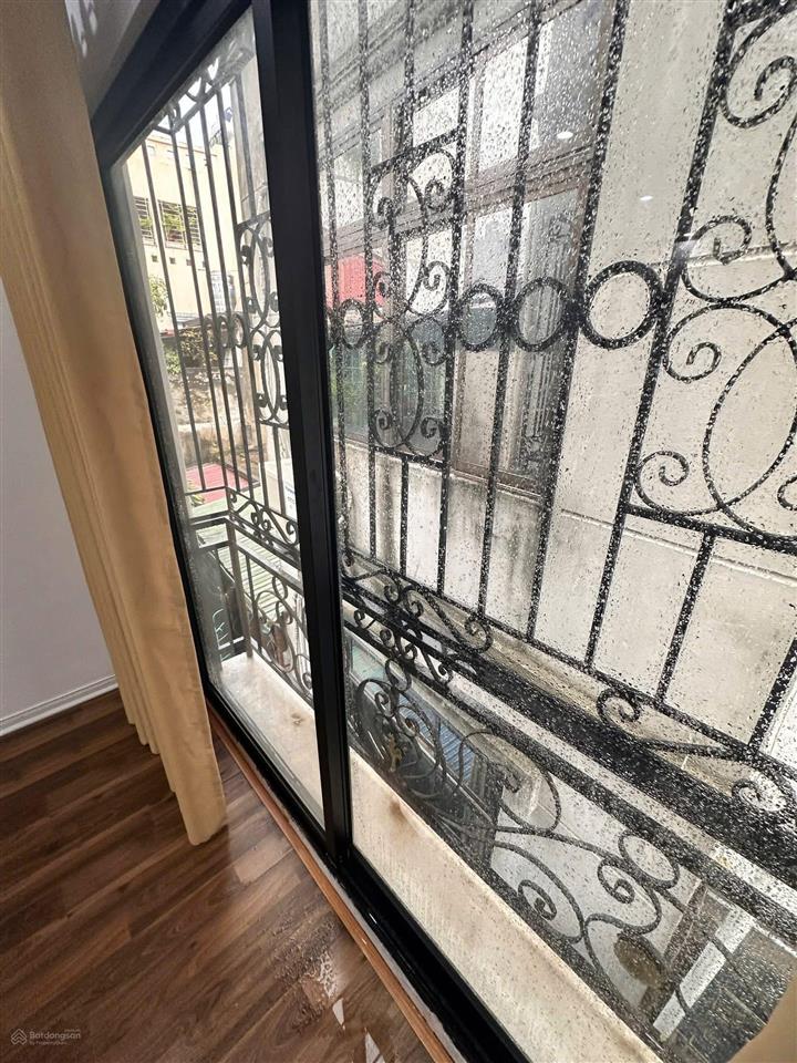 Bán nhà đội cấn, cạnh hồ đầm tròn, 100m ra lăng bác, nhà mới thoáng sáng, 33m2*5t full nt ở ngay