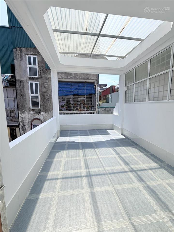 Bán nhà phố ngọc khánh, ngõ thông ba gác, căn góc 3 thoáng, dân xây kcbt chắc chắn, tặng nt ở ngay