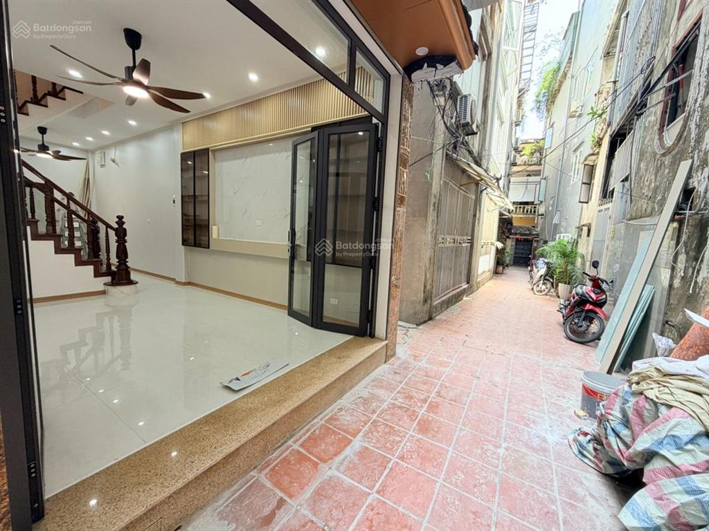 Bán nhà phố ngọc khánh, ngõ thông ba gác, căn góc 3 thoáng, dân xây kcbt chắc chắn, tặng nt ở ngay