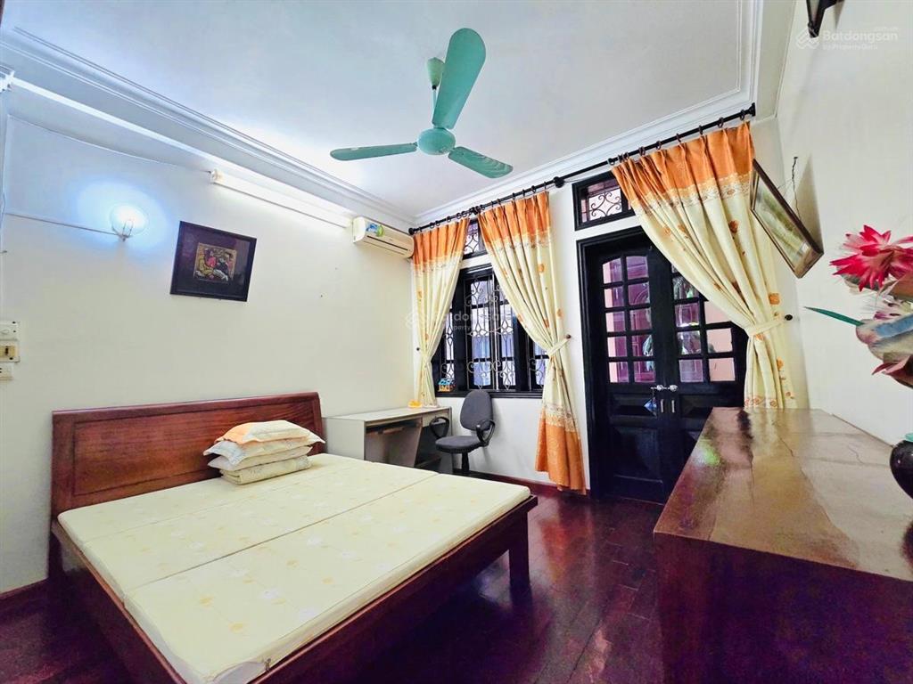 Siêu hiếm! nhà phố cát linh, 30m ra mặt phố, ngõ thông bagac, dân xây 30m*4t tặng nội thất, ở ngay