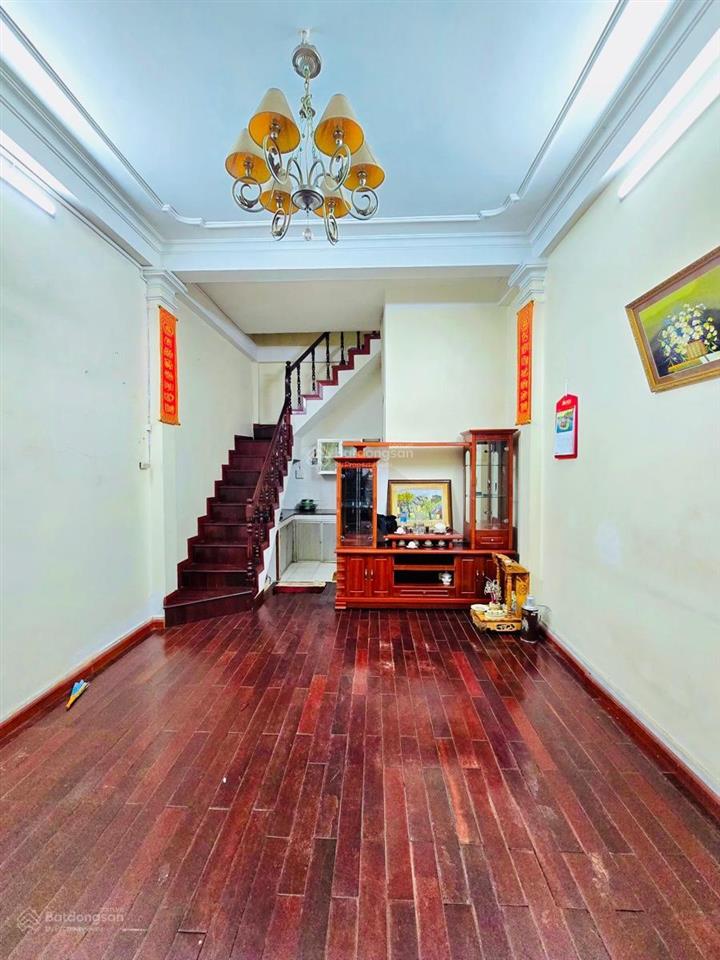 Siêu hiếm! nhà phố cát linh, 30m ra mặt phố, ngõ thông bagac, dân xây 30m*4t tặng nội thất, ở ngay