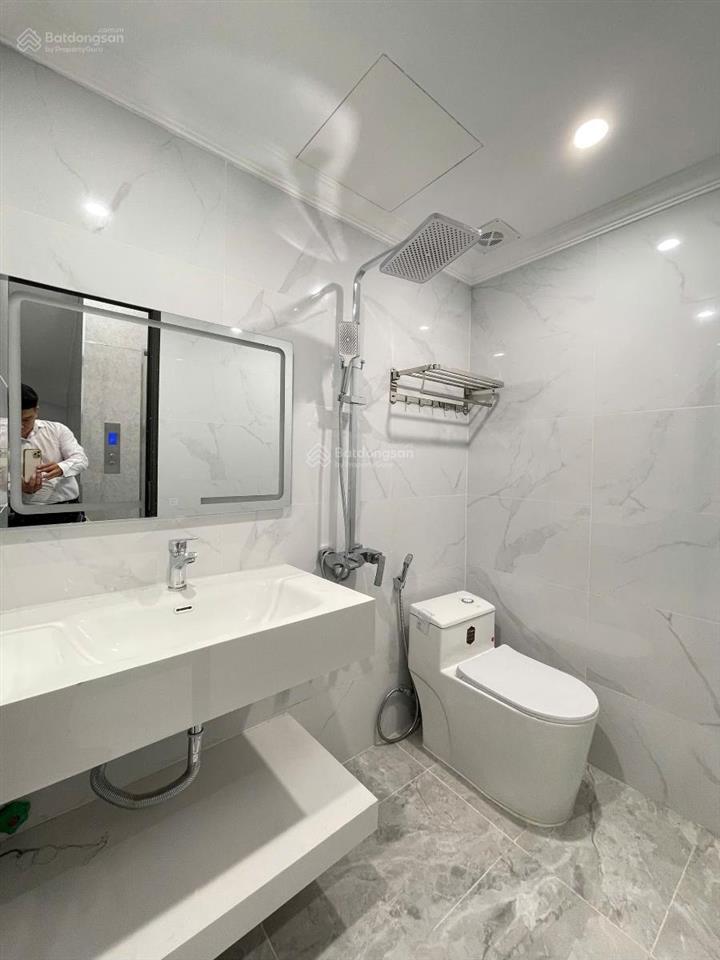 Bán nhà phố đội cấn, thang máy, ngõ thông ba gác tránh, dân xây 33m2*6t tặng full nội thất ở ngay