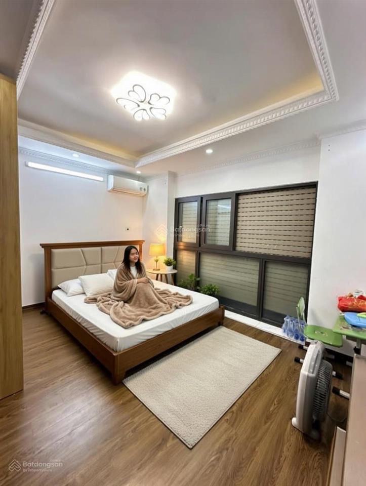 Bán nhà phố đội cấn, thang máy, ngõ thông ba gác tránh, dân xây 33m2*6t tặng full nội thất ở ngay