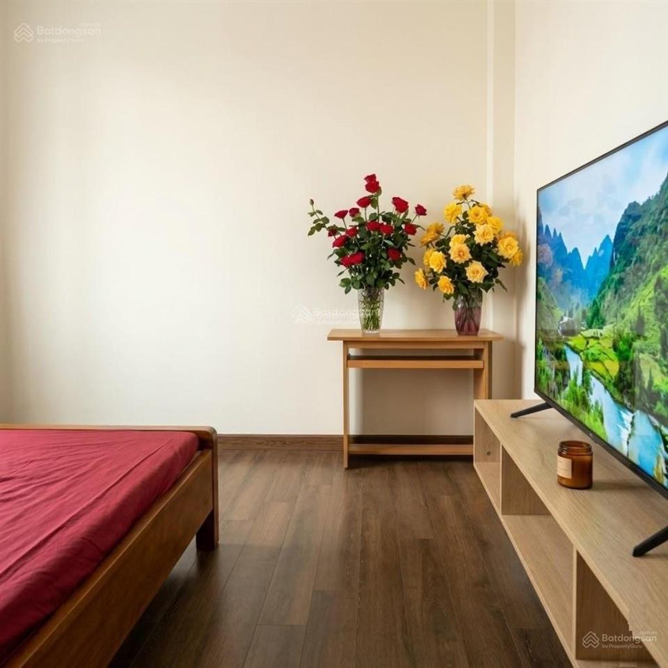 Bán nhà phố đội cấn, thang máy, ngõ thông ba gác tránh, dân xây 33m2*6t tặng full nội thất ở ngay