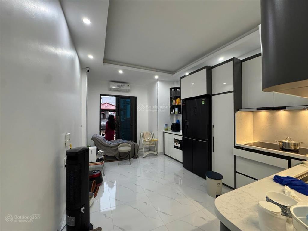 Siêu hiếm! nhà phố đội cấn, thang máy nhập khẩu, căn góc, ngõ thông bagac 45m2*6t full nt xịn
