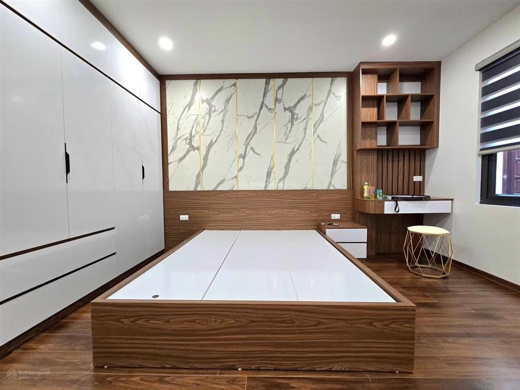 Bán nhà nguyễn khánh toàn, phân lô, thang máy, 30m ôtô, ngõ thông bagác tránh 36m*6t full nt ở ngay