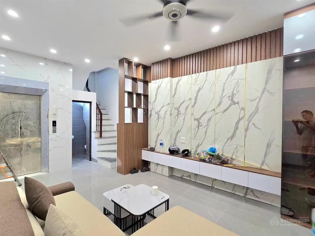 Bán nhà nguyễn khánh toàn, phân lô, thang máy, 30m ôtô, ngõ thông bagác tránh 36m*6t full nt ở ngay
