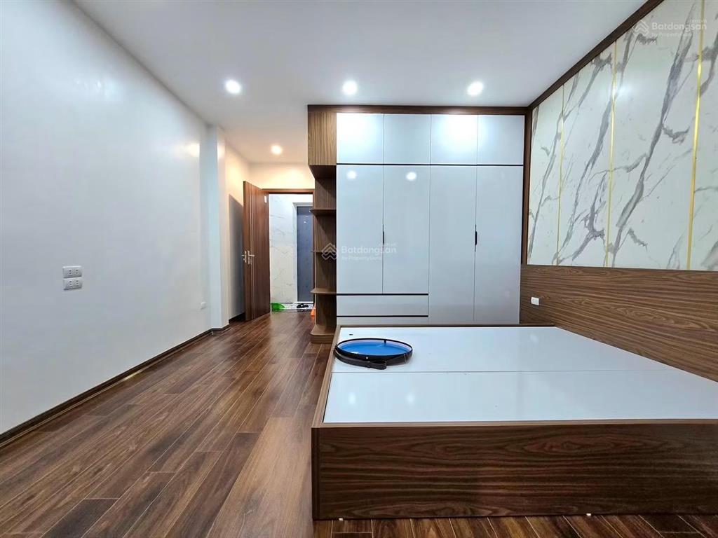 Bán nhà nguyễn khánh toàn, phân lô, thang máy, 30m ôtô, ngõ thông bagác tránh 36m*6t full nt ở ngay