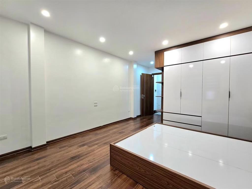 Bán nhà nguyễn khánh toàn, phân lô, thang máy, 30m ôtô, ngõ thông bagác tránh 36m*6t full nt ở ngay