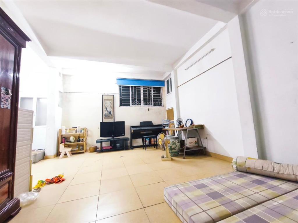 Bán nhà phố yên phụ, 3 nhà ra phố, mặt tiền rộng, dân xây 49m2*5t tặng nội thất, kd homestay đỉnh