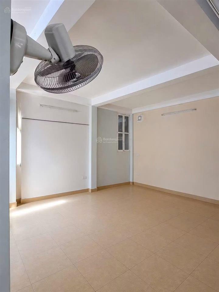 Bán nhà phố yên phụ, 3 nhà ra phố, mặt tiền rộng, dân xây 49m2*5t tặng nội thất, kd homestay đỉnh