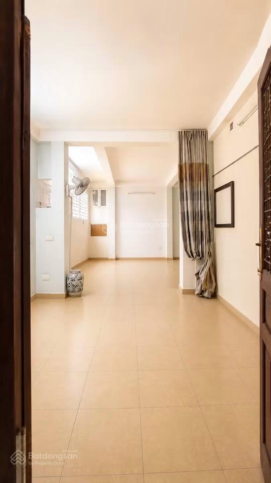 Bán nhà phố yên phụ, 3 nhà ra phố, mặt tiền rộng, dân xây 49m2*5t tặng nội thất, kd homestay đỉnh