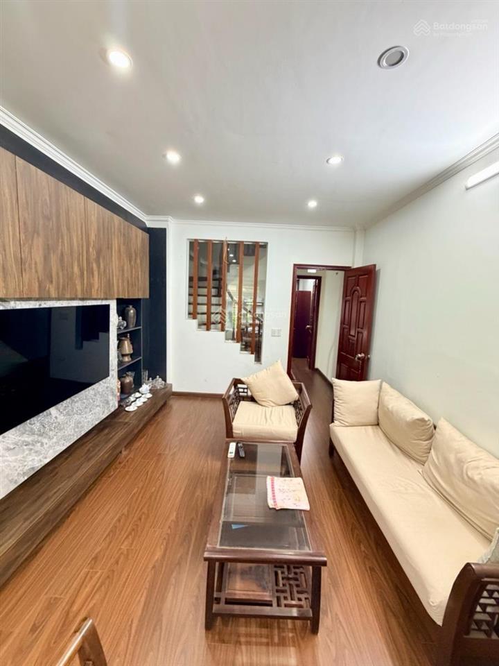 Bán nhà phố trích sài hồ tây, view hồ, ngõ thông bagac, không quy hoạch, dân xây 40m*6t full nt