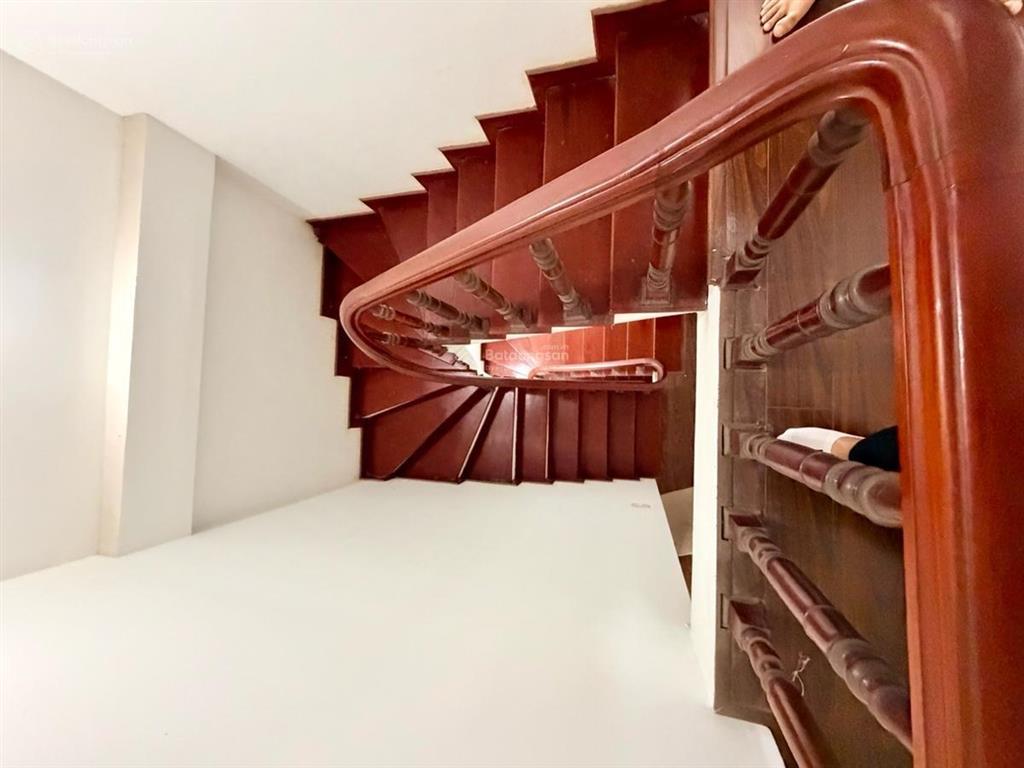 Bán nhà phố trích sài hồ tây, view hồ, ngõ thông bagac, không quy hoạch, dân xây 40m*6t full nt