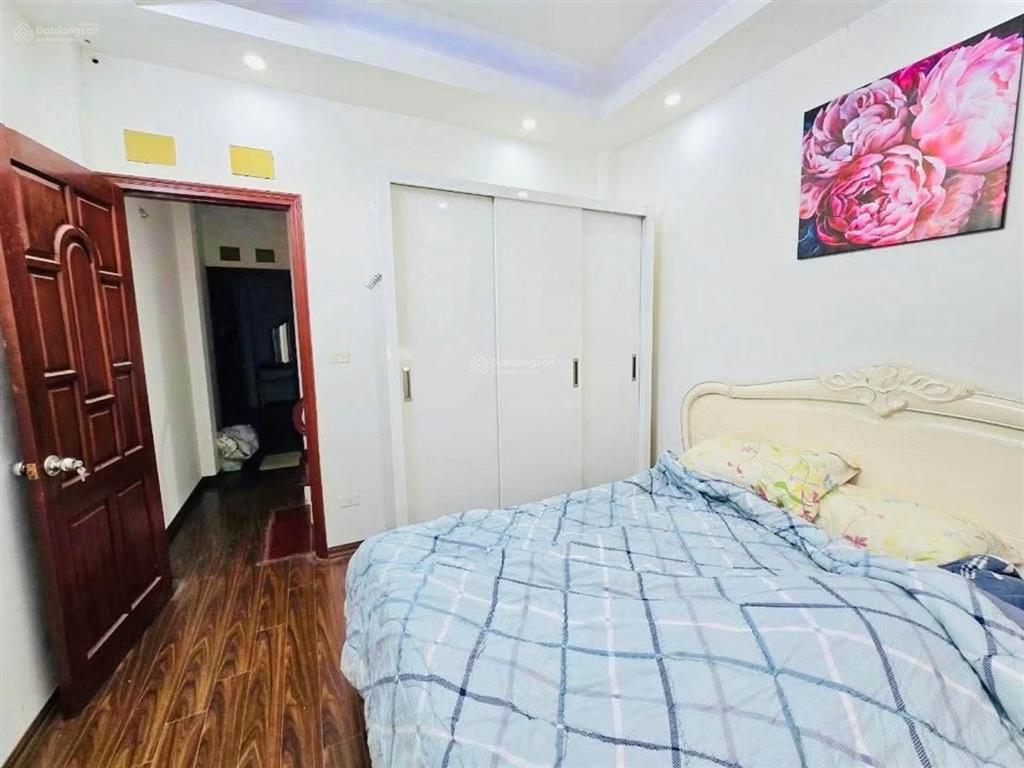 Bán nhà phố trích sài hồ tây, view hồ, ngõ thông bagac, không quy hoạch, dân xây 40m*6t full nt