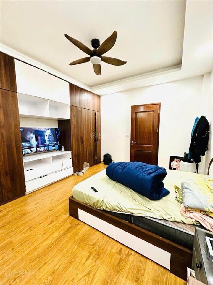 Siêu hot nhà phố đội cấn, 30m ô tô, ngõ thông ba gác tránh, 35m2*5t full nt xịn sò, khách về ở ngay