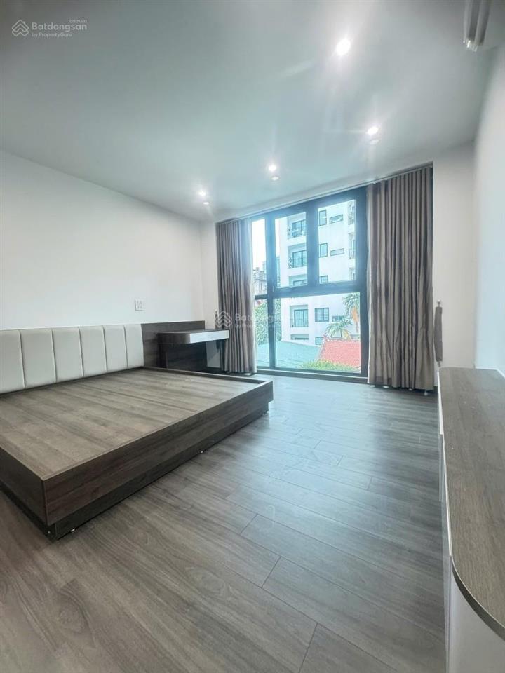 Bán nhà đội cấn, xây mới, thang máy nhập khẩu, trước nhà 3m, không quy hoạch, full nội thất xịn sò