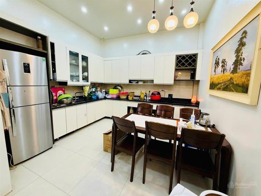 Nhà đẹp dân xây giang văn minh. ngõ nông, ra phố chỉ 50m, trước nhà 3m, kcbt, thoáng sáng, 40m2*4t