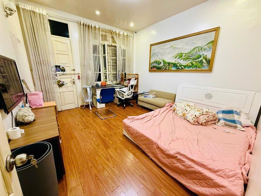 Nhà đẹp dân xây giang văn minh. ngõ nông, ra phố chỉ 50m, trước nhà 3m, kcbt, thoáng sáng, 40m2*4t