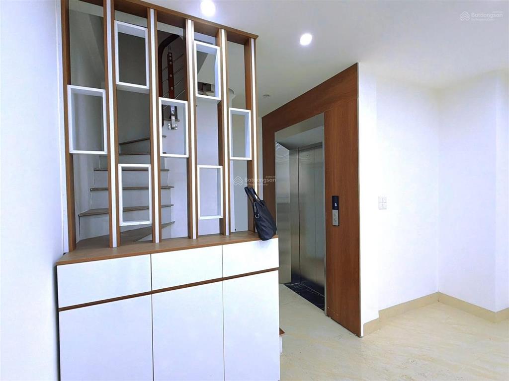 Bán nhà phố nguyễn ngọc vũ, xây mới thang máy, 50m ô tô tránh, trước nhà 3m 45m2*6t tặng nt, ở ngay