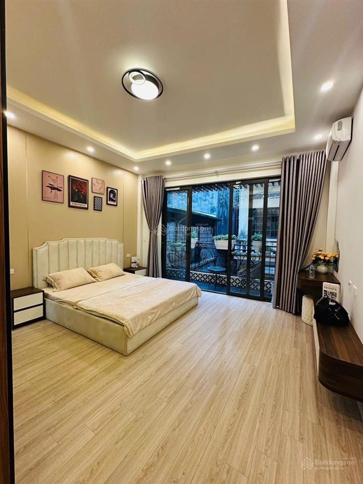 Bán nhà phố ngọc khánh, ngõ thông bagac, gần phố, trước nhà thoáng sáng, dân xây 34m*5t full nt