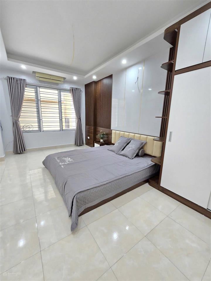 Cực gấp. nhà nguyễn khang, ngõ 3gác, vài bước ra phố, lô góc dân xây 2 thoáng, sđcc, ko qh, 35m2*5t