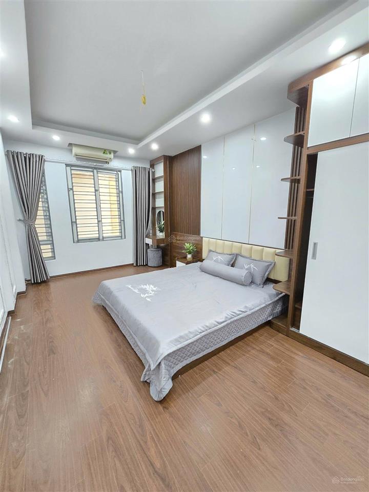 Cực gấp. nhà nguyễn khang, ngõ 3gác, vài bước ra phố, lô góc dân xây 2 thoáng, sđcc, ko qh, 35m2*5t