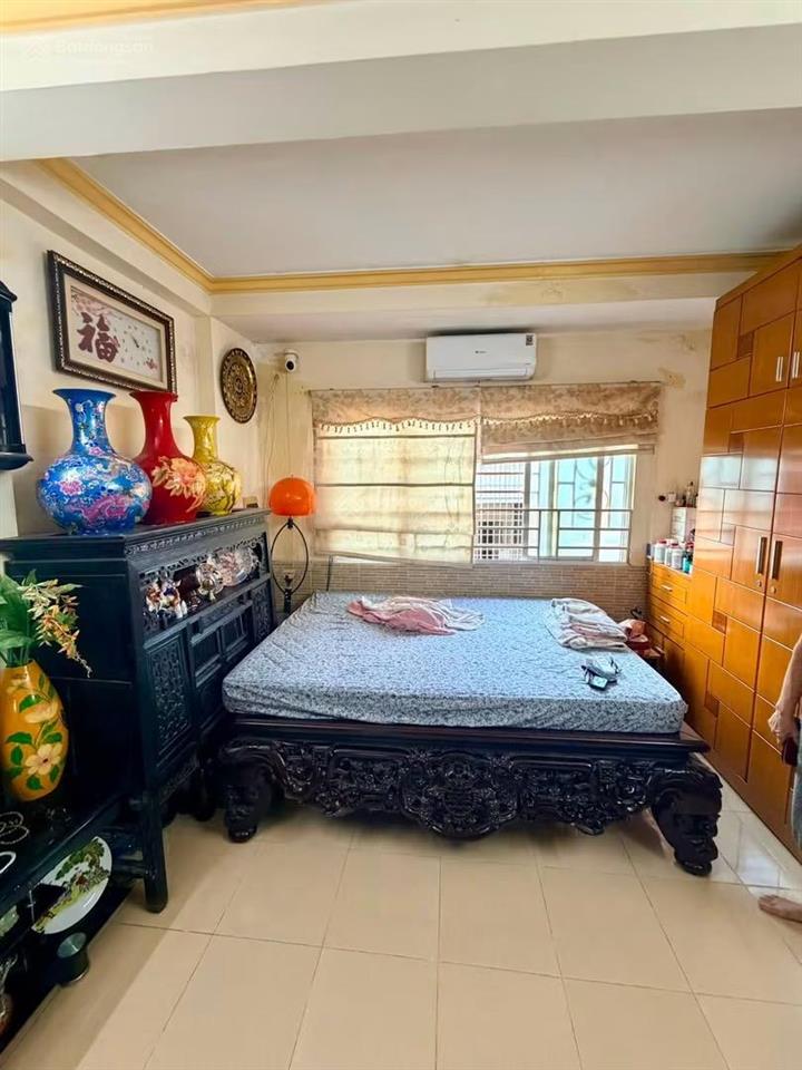 Bán nhà phố la thành, ngõ thông bagac tránh, ở và kinh doanh, dân xây 30m2*7t, tặng full nội thất