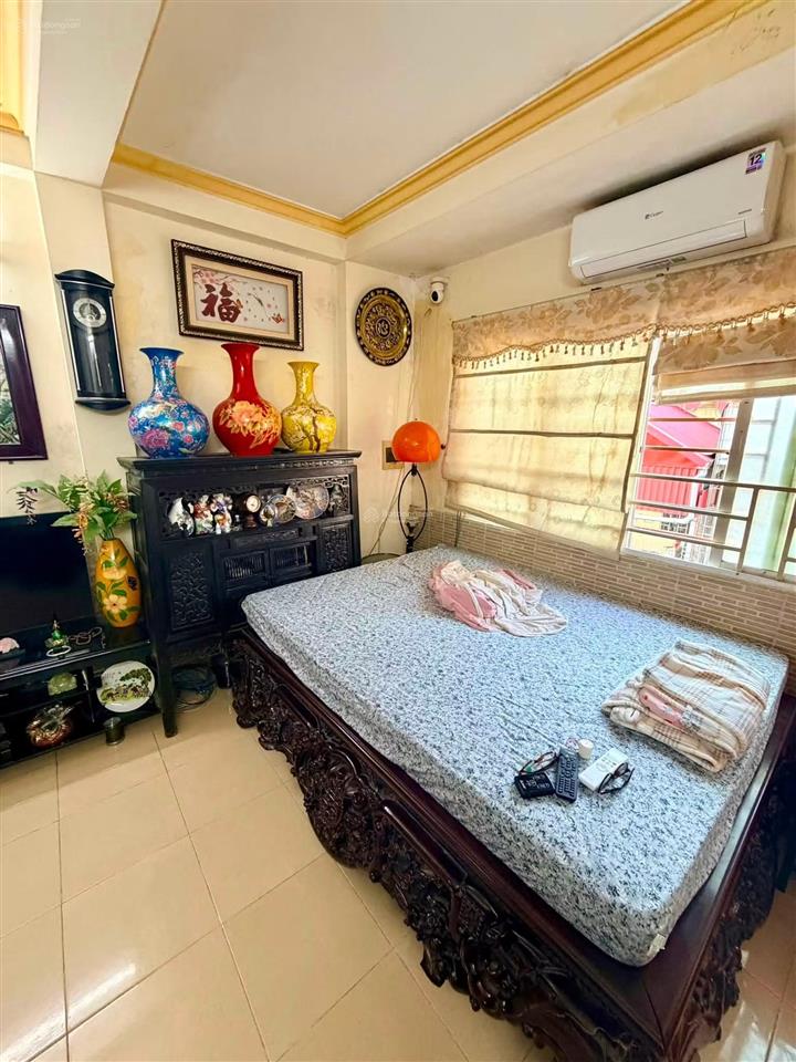 Bán nhà phố la thành, ngõ thông bagac tránh, ở và kinh doanh, dân xây 30m2*7t, tặng full nội thất
