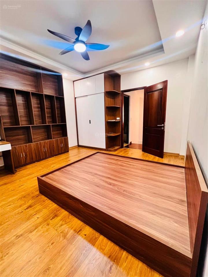 Bán nhà đội cấn, ngõ thông, 20m ra phố, ô tô đỗ sát nhà, xây mới 30m*5 tầng full nt khách về ở ngay