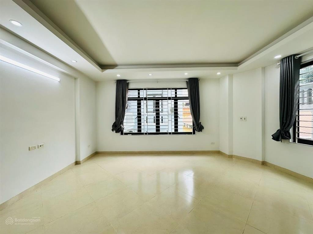 Bán nhà phố vĩnh phúc, hoàng hoa thám, căn góc siêu thoáng, ngõ thông bagac, xây mới 43m*5t tặng nt